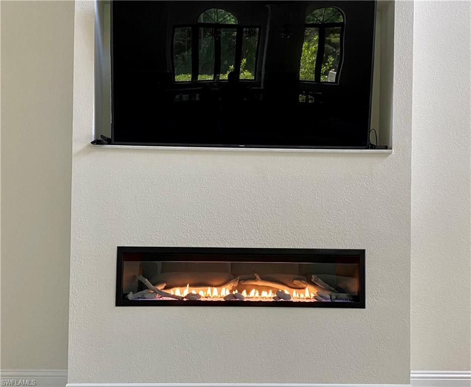 LIVINGSTON WOODS - Residential