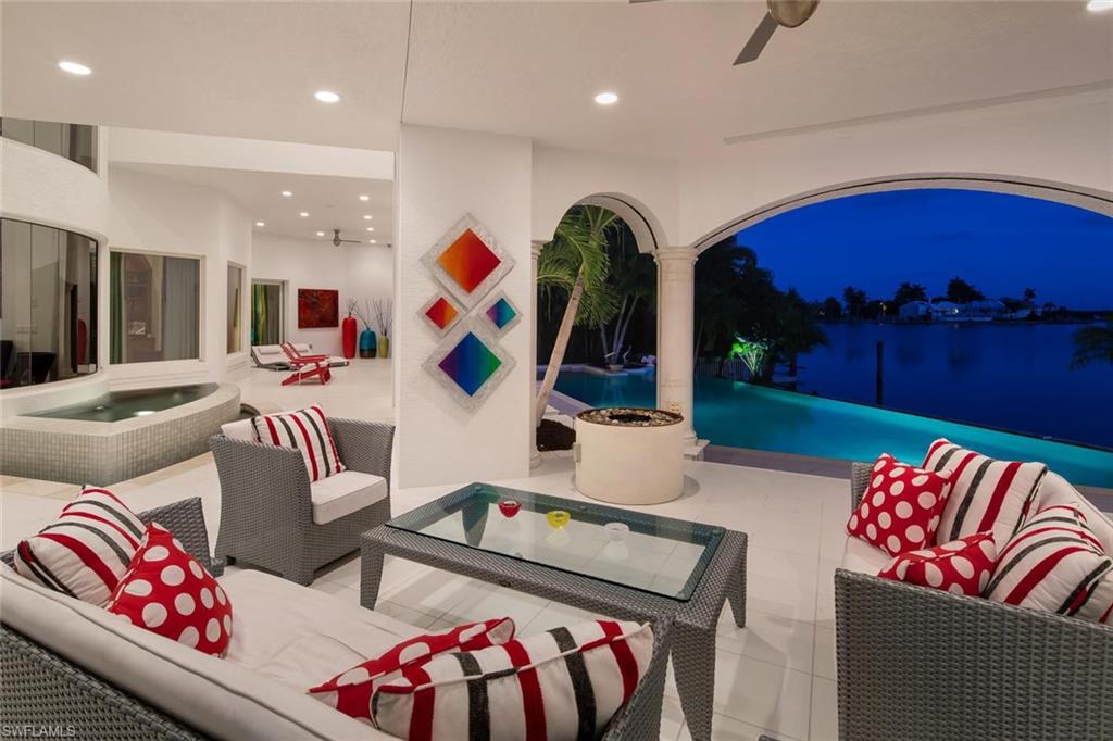 MARCO BEACH - Residential