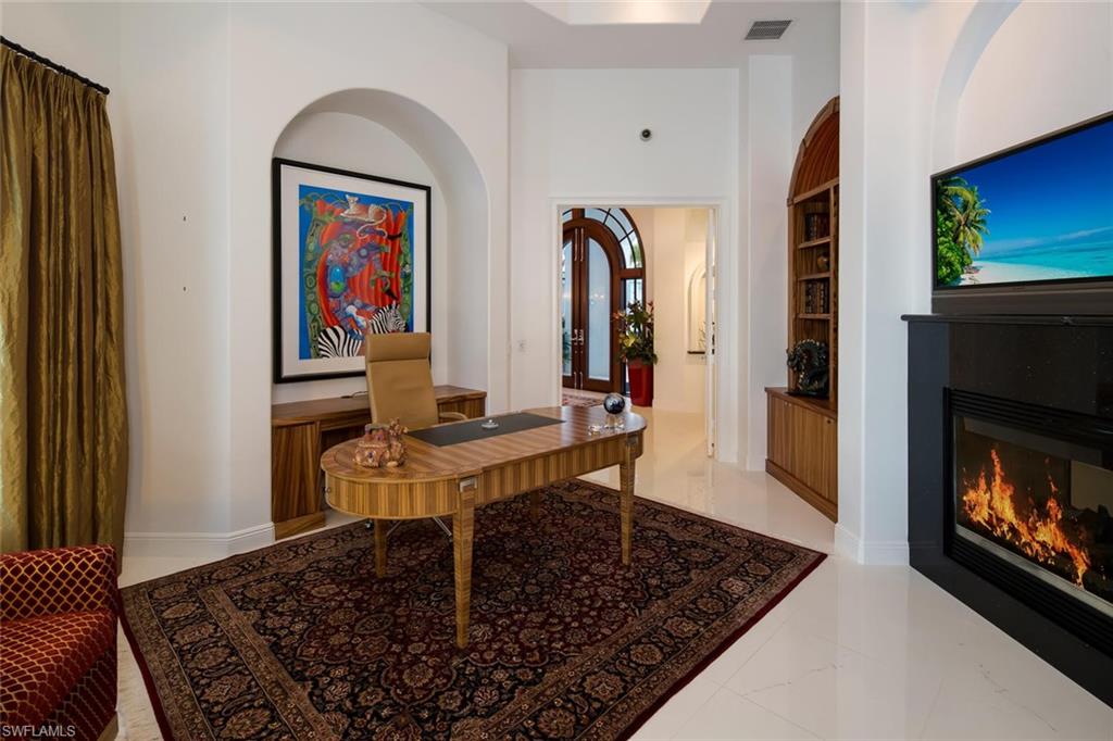 MARCO BEACH - Residential