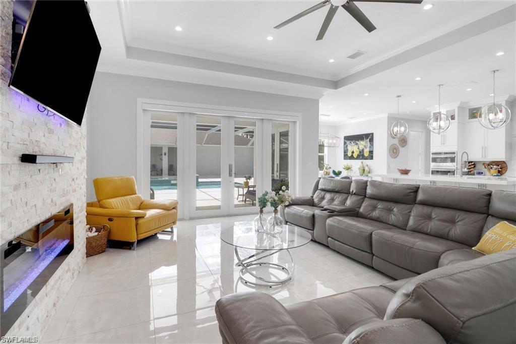 GOLDEN GATE ESTATES - Residential