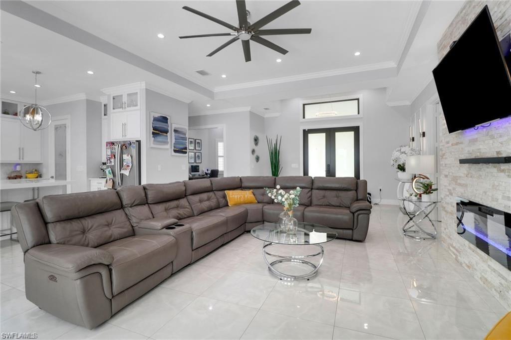 GOLDEN GATE ESTATES - Residential