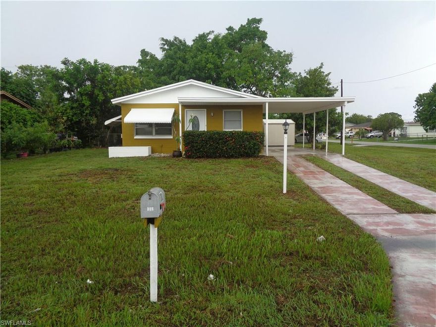 This property is located in one of the best neighborhoods of Lehigh Acres, completely renovated, nothing to do everything in perfect condition call today to make your appointment.