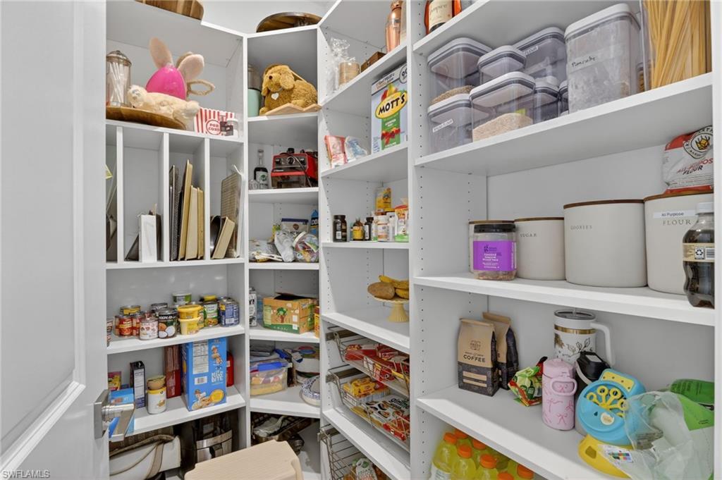 NORTHRIDGE - Residential