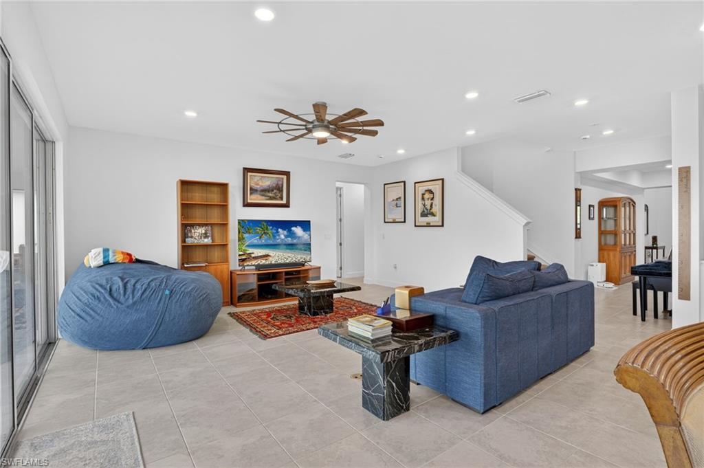 NORTHRIDGE - Residential