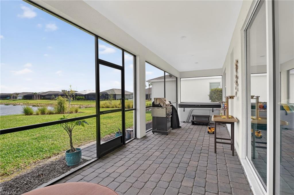 NORTHRIDGE - Residential