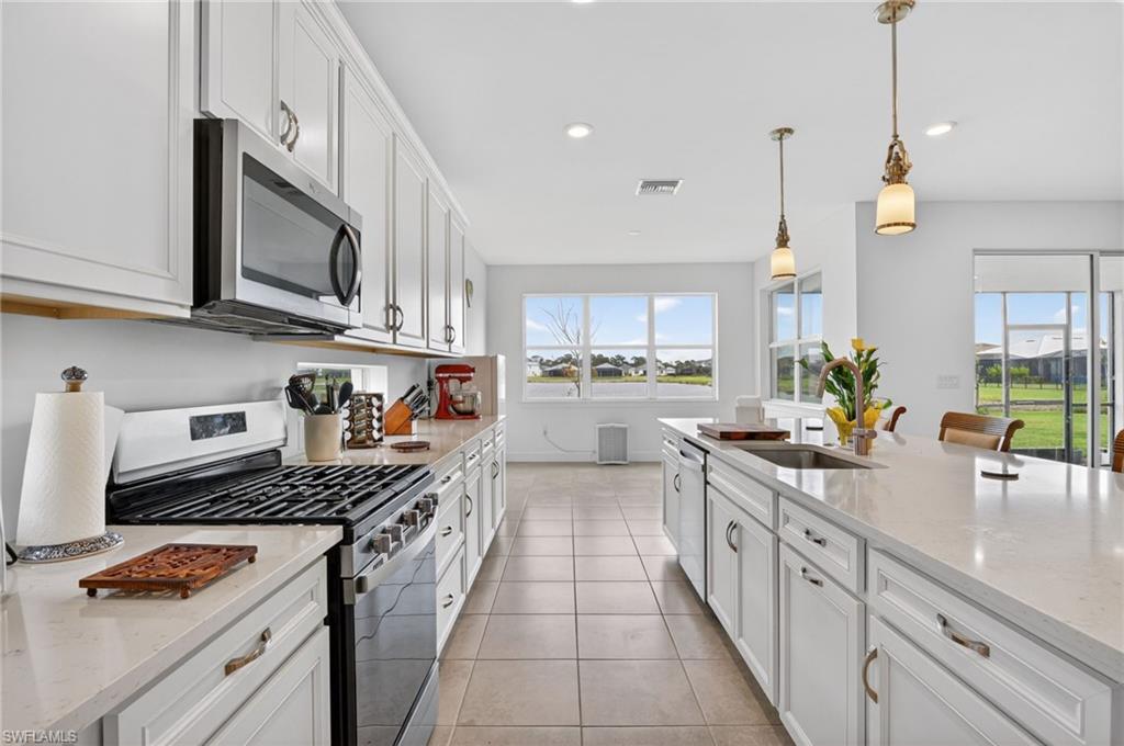 NORTHRIDGE - Residential