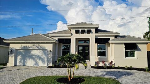 A home in MARCO ISLAND