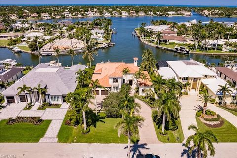 2450 Tarpon RD NAPLES FL 34102