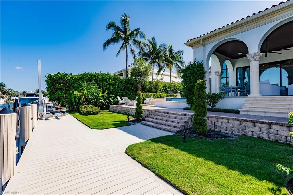 Naples, Florida 34102, United States, 4 Bedrooms Bedrooms, ,5 BathroomsBathrooms,Residential,Active,72180