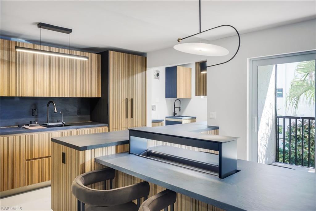 HIDDEN LAKE VILLAS - Residential