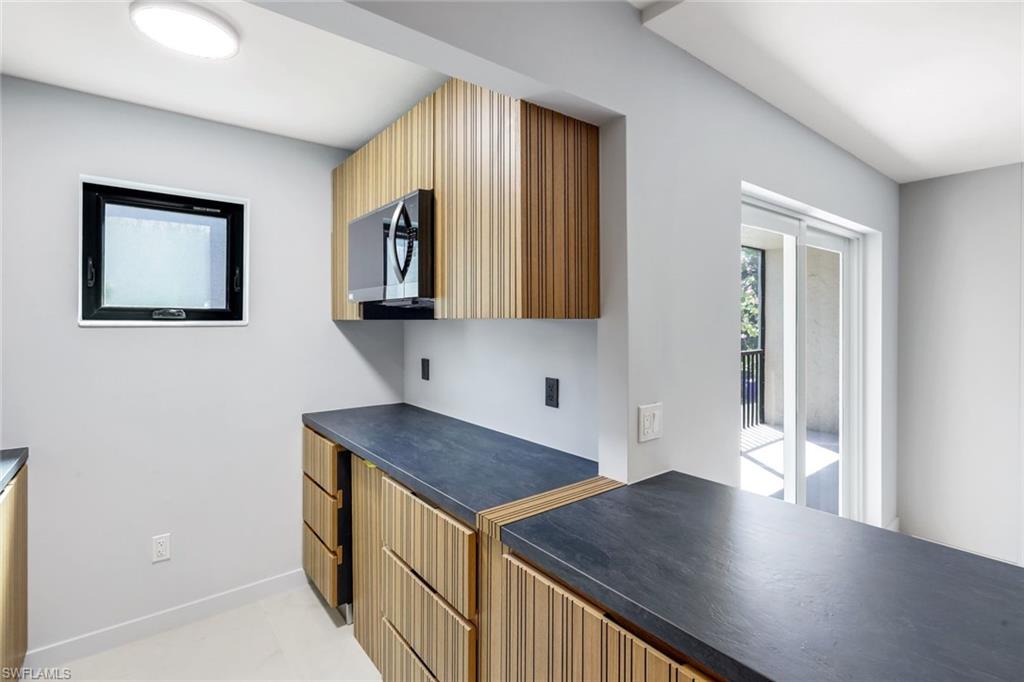 HIDDEN LAKE VILLAS - Residential