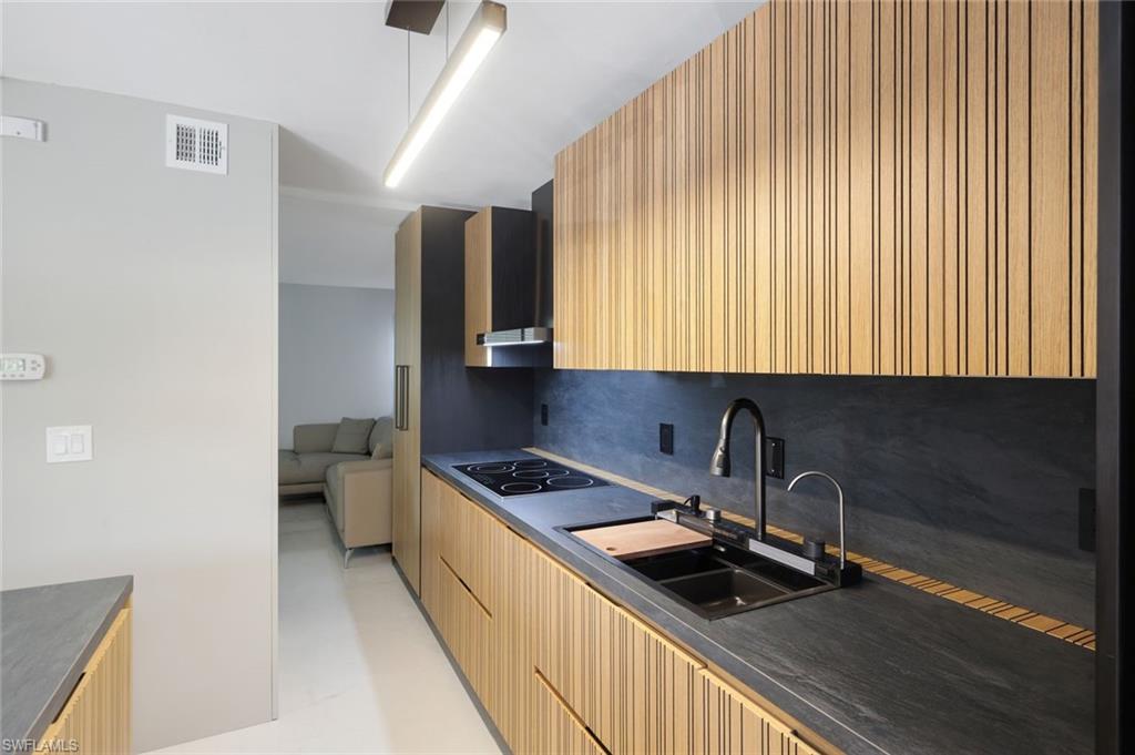 HIDDEN LAKE VILLAS - Residential