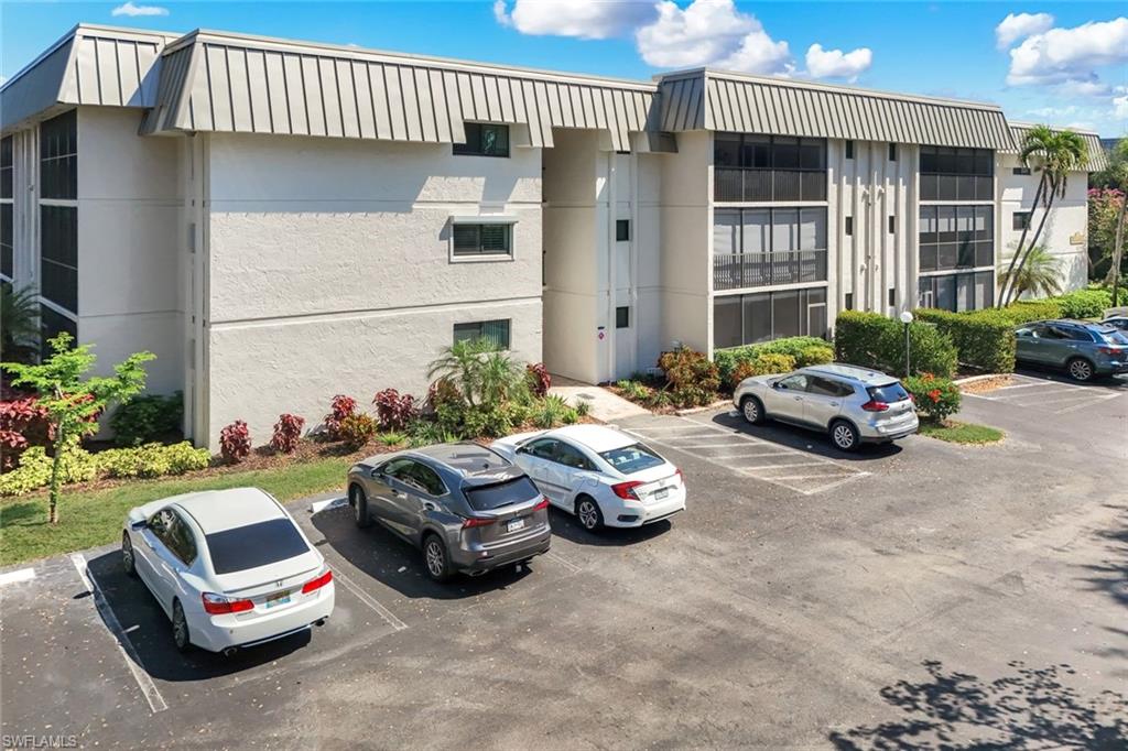 HIDDEN LAKE VILLAS - Residential