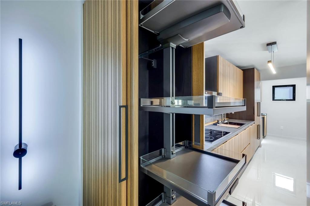 HIDDEN LAKE VILLAS - Residential