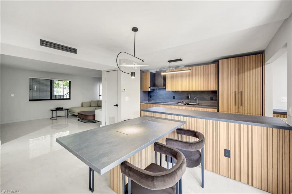 HIDDEN LAKE VILLAS - Residential