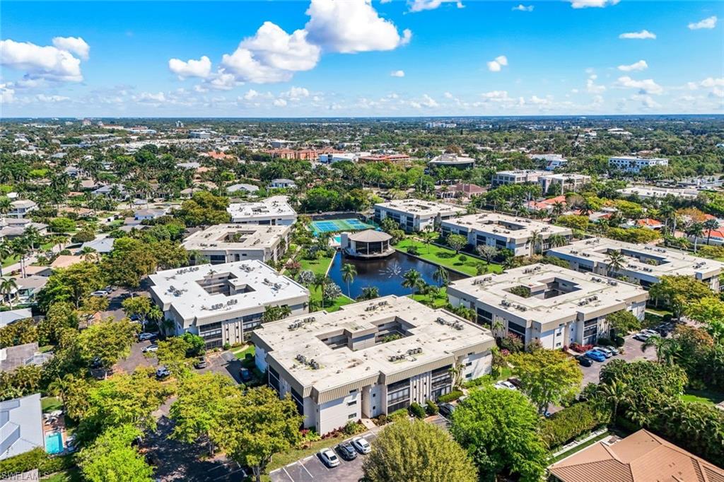 HIDDEN LAKE VILLAS - Residential