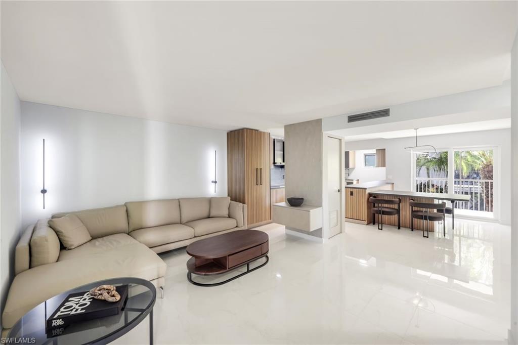 HIDDEN LAKE VILLAS - Residential