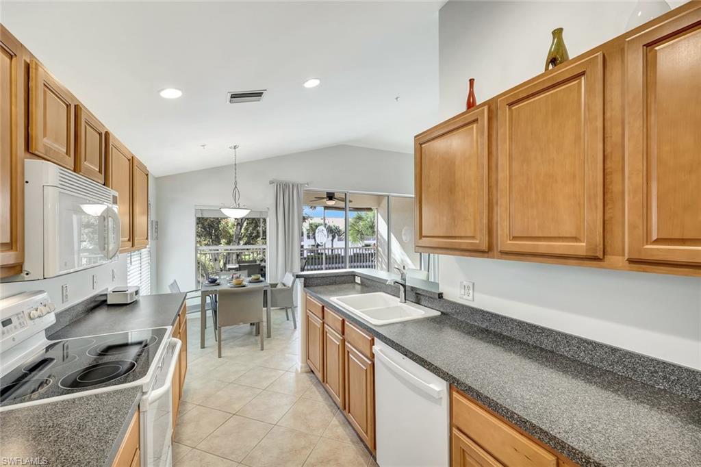 SABAL POINTE - Residential