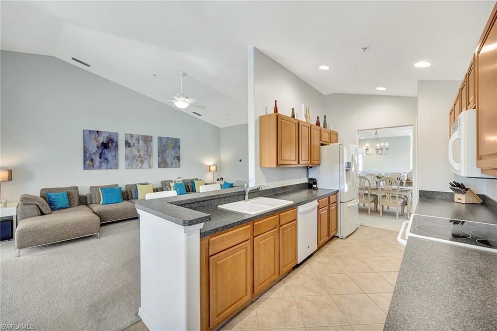 SABAL POINTE - Residential