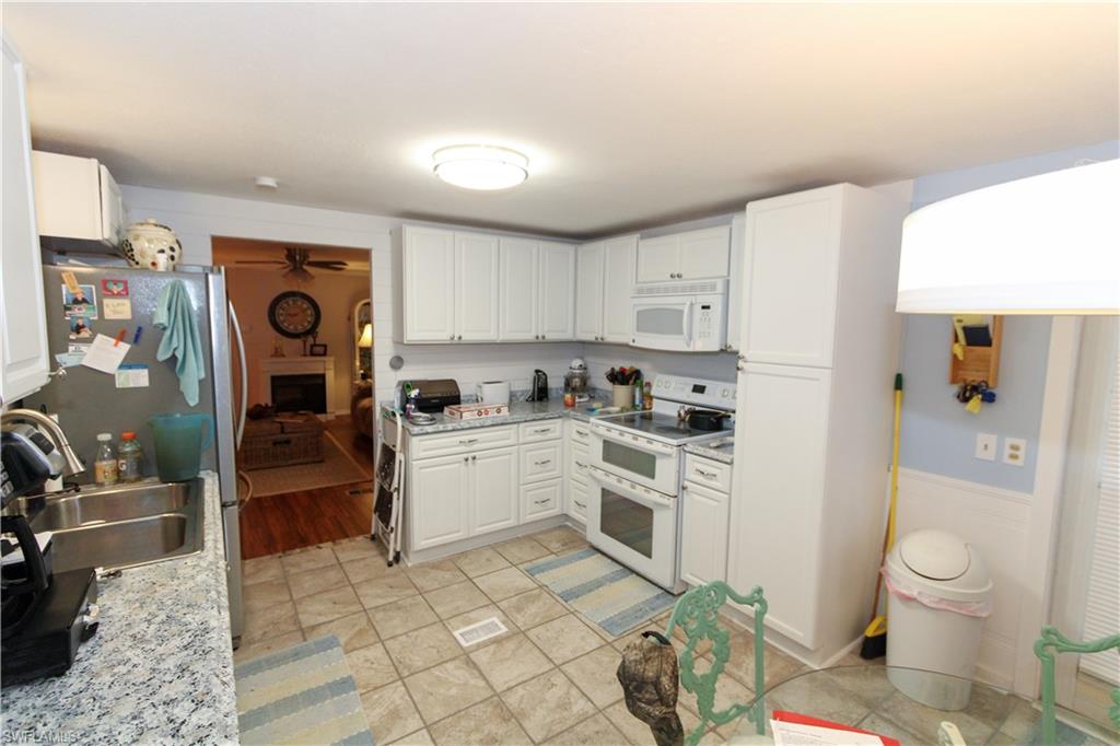 MOBILE MANOR - Residential