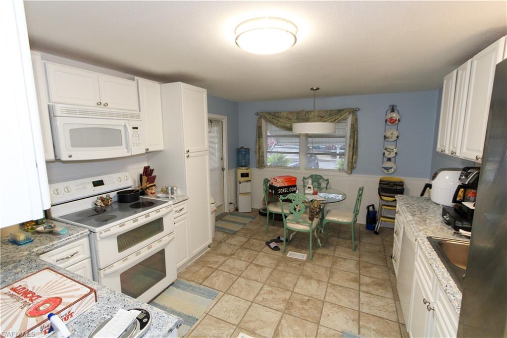 MOBILE MANOR - Residential