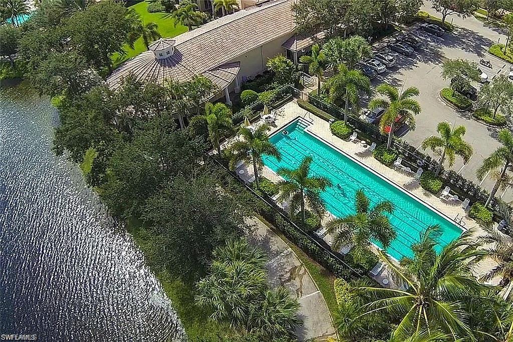 ISLAND WALK - Residential Lease