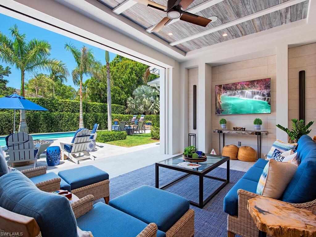 MOORINGS - Residential