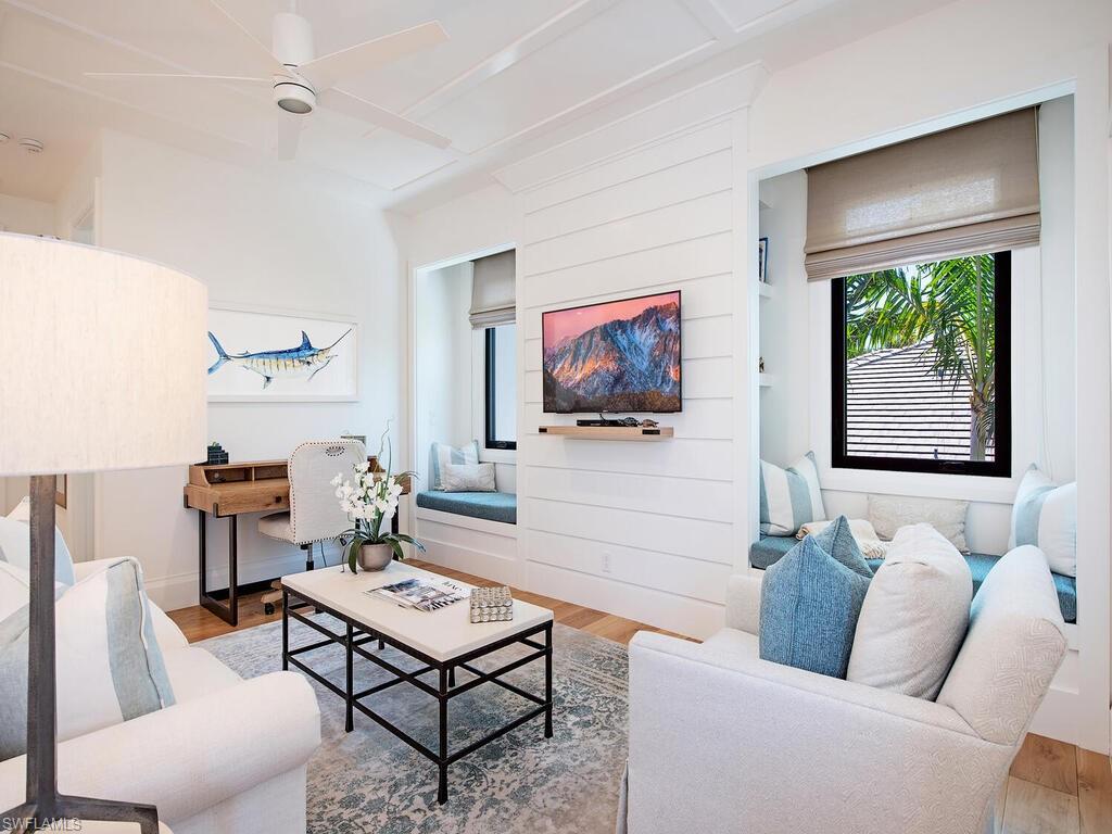 MOORINGS - Residential