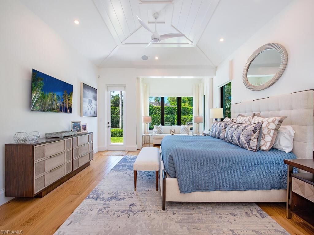 MOORINGS - Residential