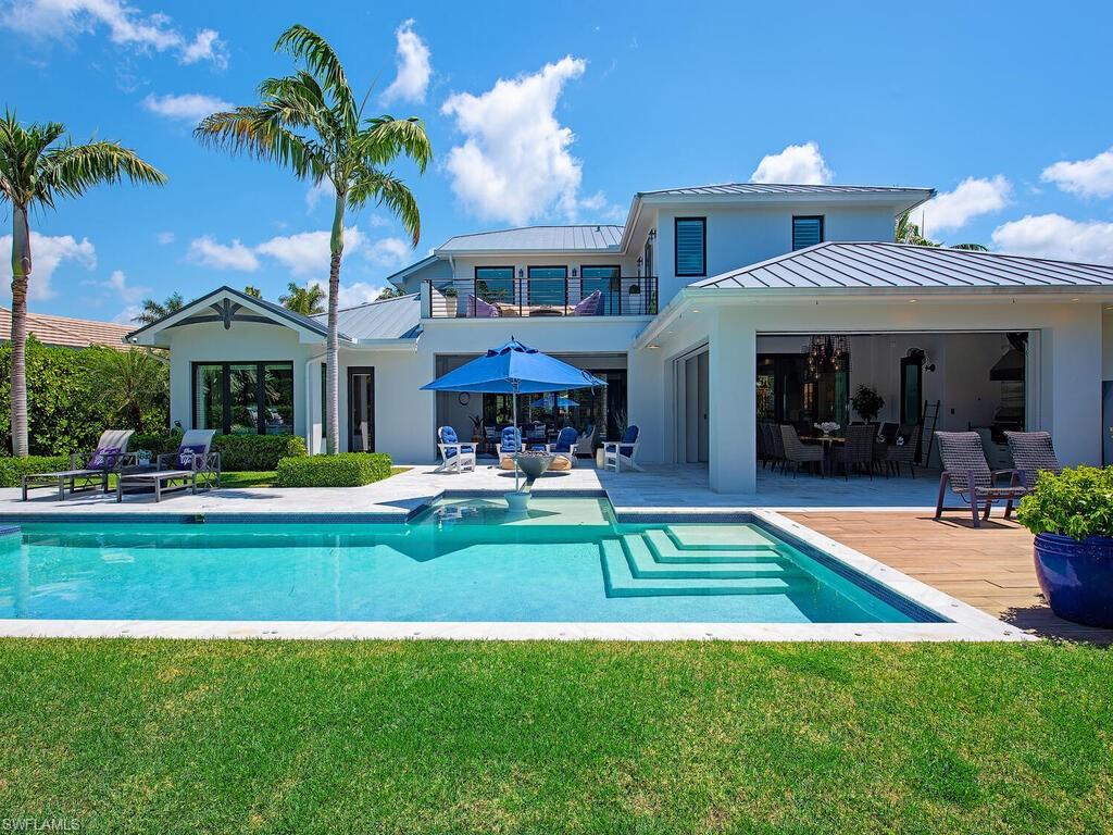 MOORINGS - Residential