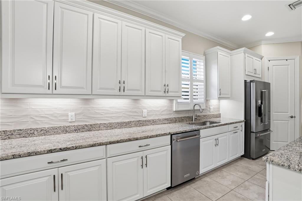 PEBBLE POINTE - Residential