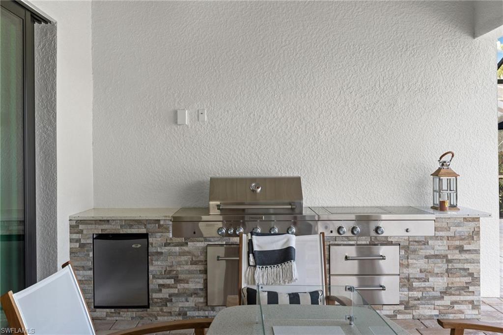 CORKSCREW SHORES - Residential