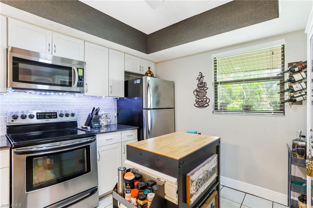 COURTYARD AT KINGS LAKE - Residential