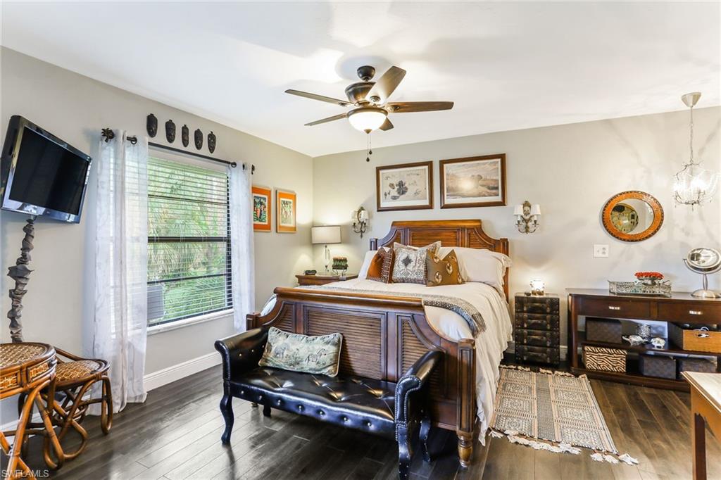 COURTYARD AT KINGS LAKE - Residential