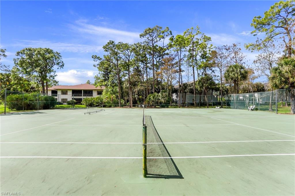 COURTYARD AT KINGS LAKE - Residential