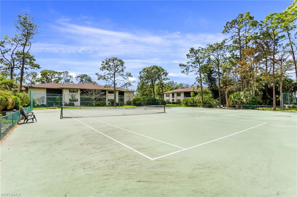 COURTYARD AT KINGS LAKE - Residential