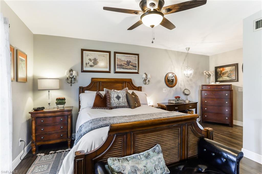 COURTYARD AT KINGS LAKE - Residential