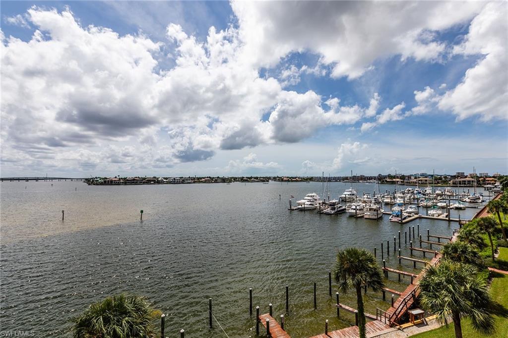 RIVERSIDE CLUB - Residential