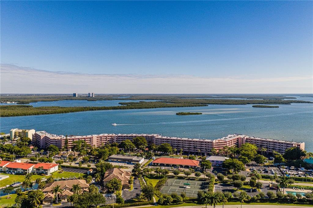 RIVERSIDE CLUB - Residential