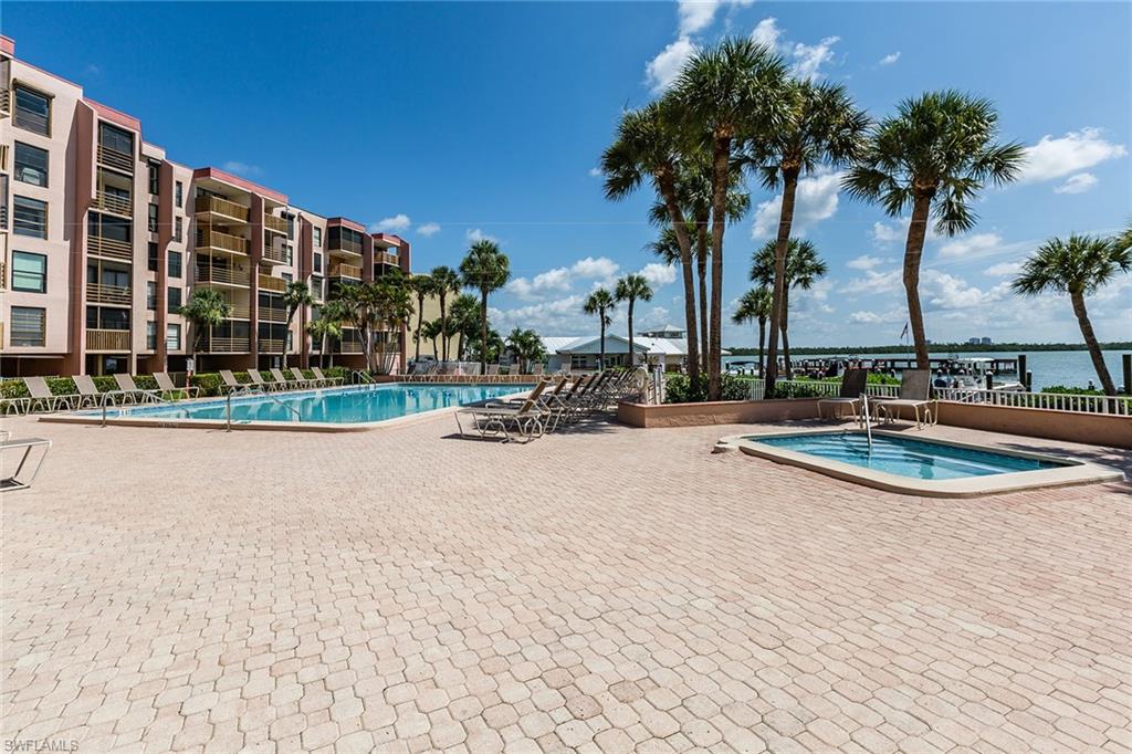 RIVERSIDE CLUB - Residential