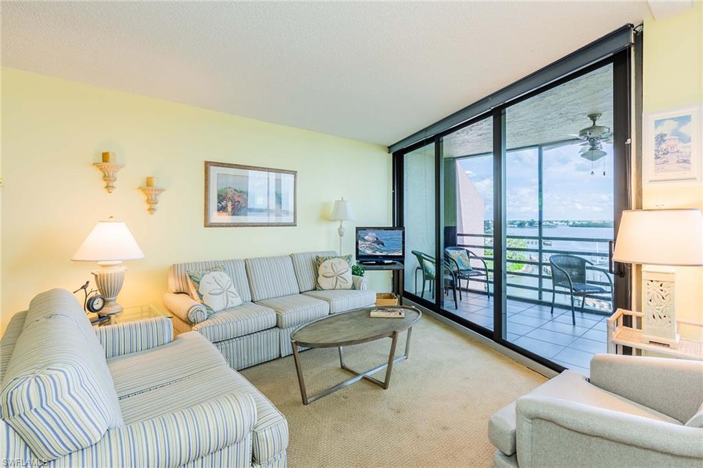 RIVERSIDE CLUB - Residential