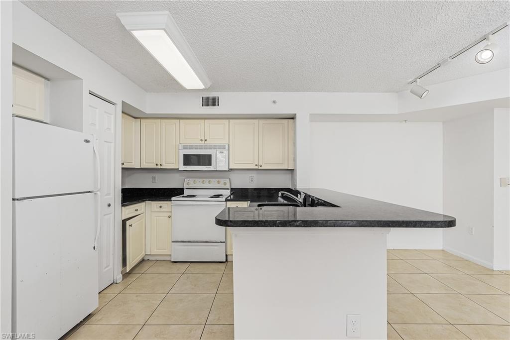 THE ENCLAVE AT NAPLES - Residential