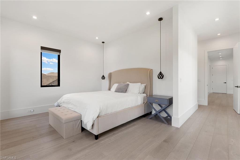 MOORINGS - Residential