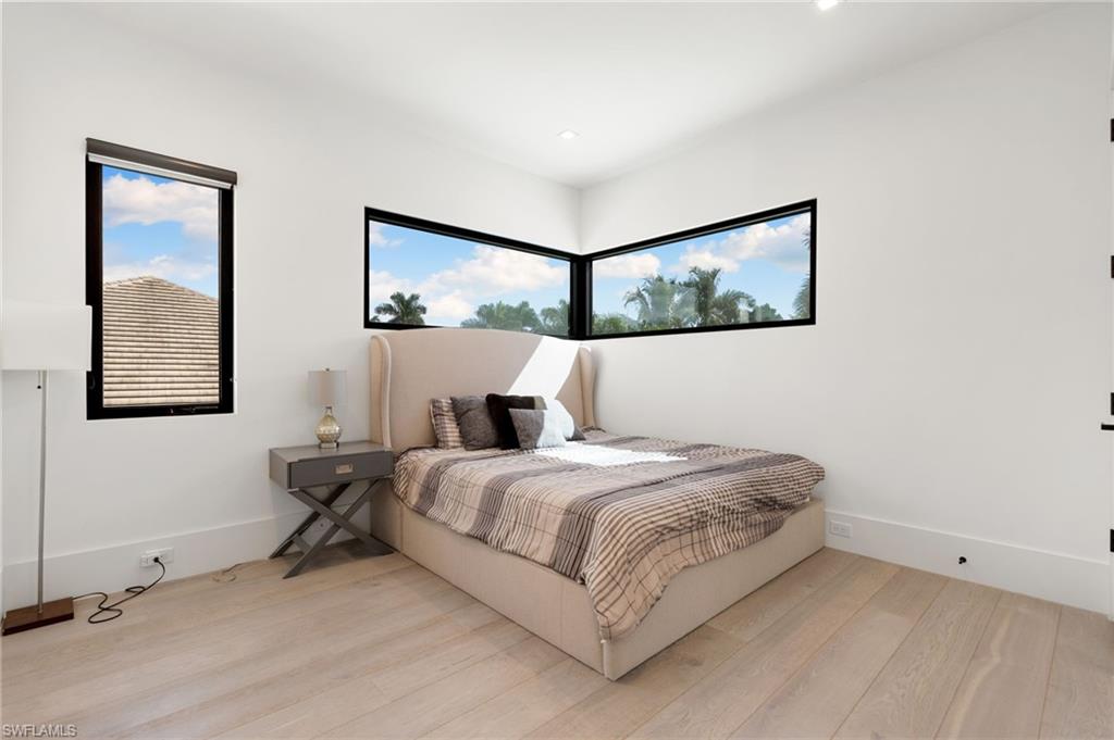 MOORINGS - Residential