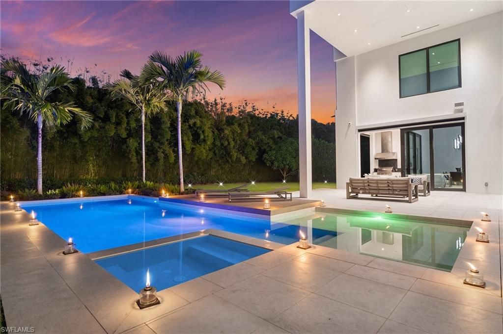 Photo of 641 Starboard DR, NAPLES, FL 34103 (MLS # 225078834)