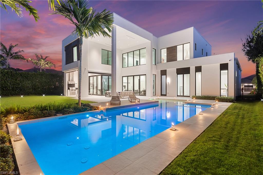 MOORINGS - Residential