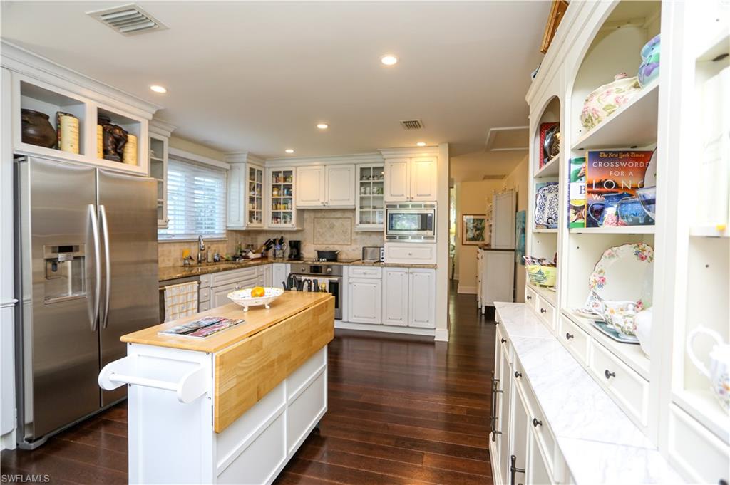 BRISTOL SQUARE - Residential Lease