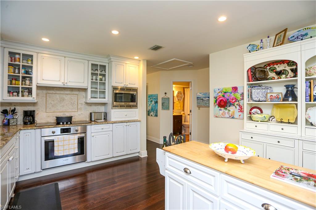 BRISTOL SQUARE - Residential Lease