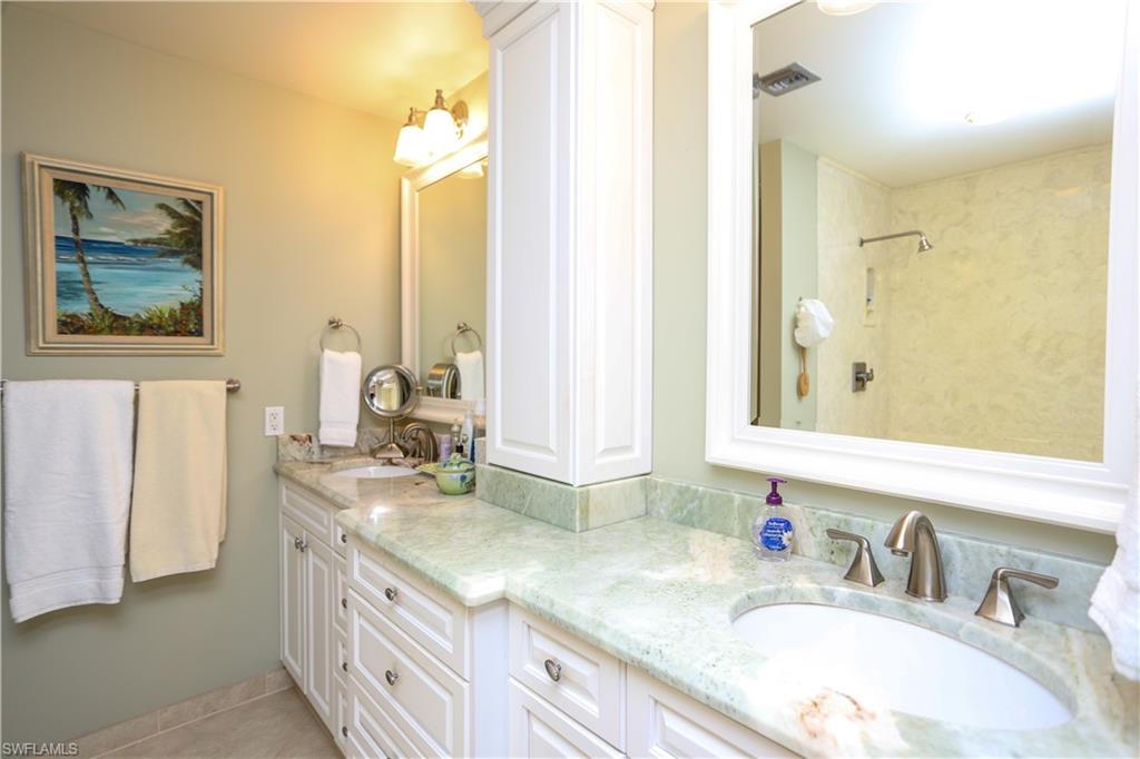 BRISTOL SQUARE - Residential Lease