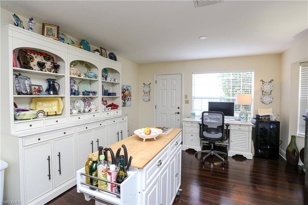 BRISTOL SQUARE - Residential Lease